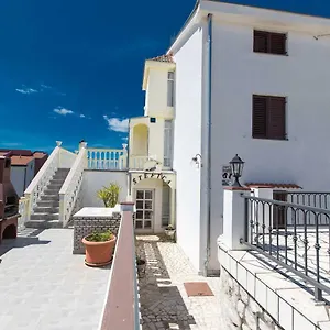 https://apartman-ivan-dramalj.primorje-gorskikotar.com